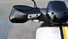 Upload image to Gallery viewer, Protège-mains universels pour scooters NIU - EVXParts
